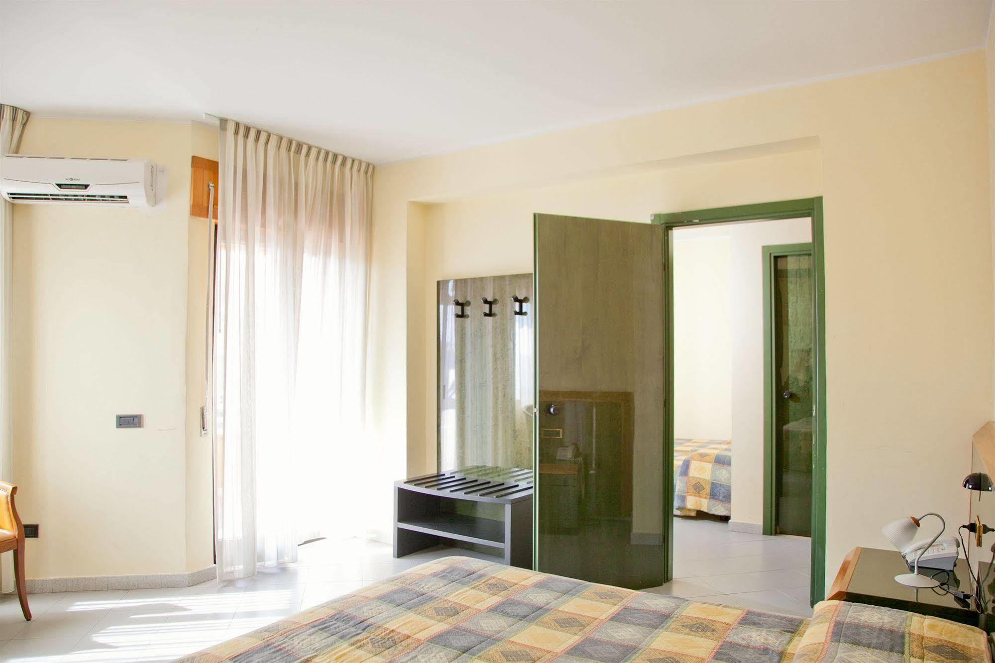 Hotel Melissa Torre Melissa المظهر الخارجي الصورة